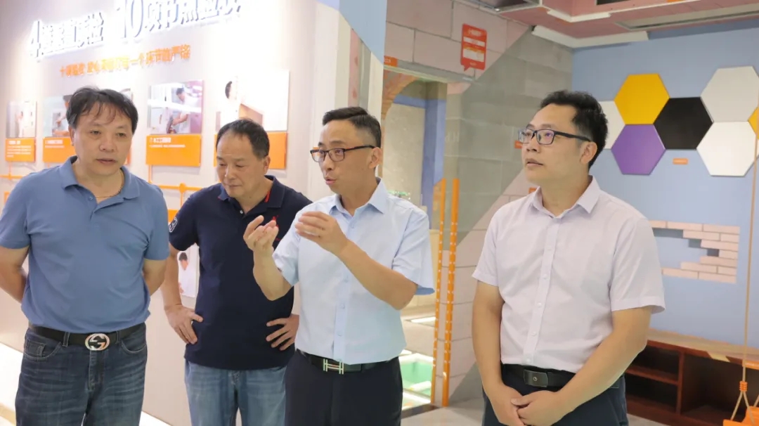 實(shí)地走訪銘品展廳，調(diào)研企業(yè)
