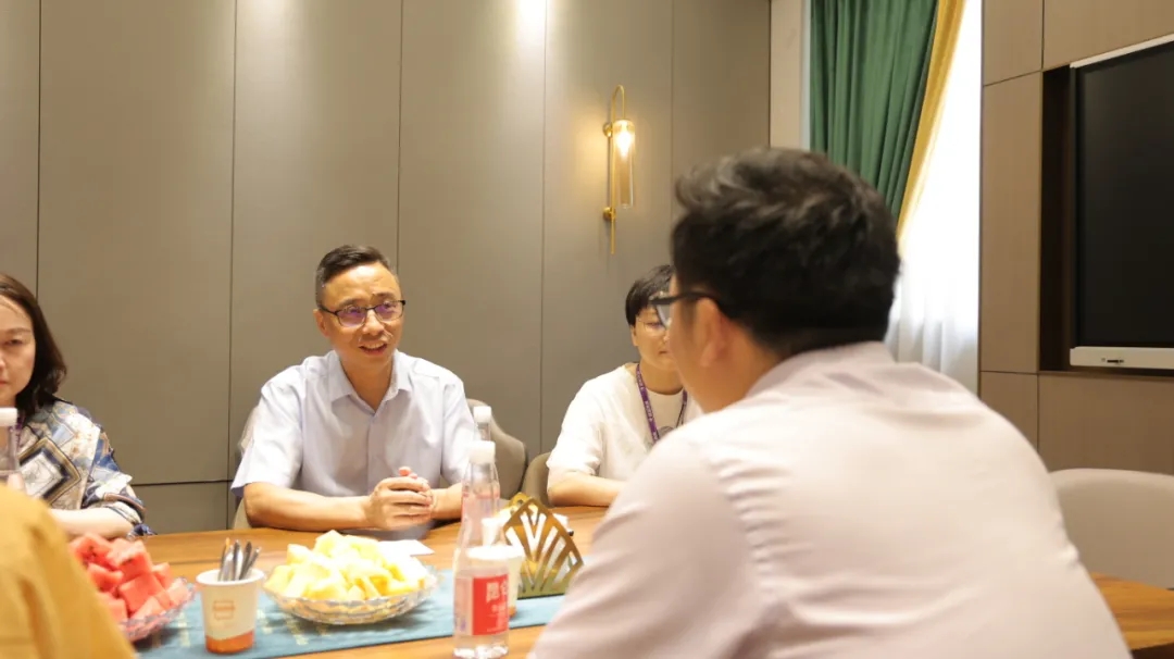 就企業(yè)文化、員工福利展開交流指導(dǎo)工作